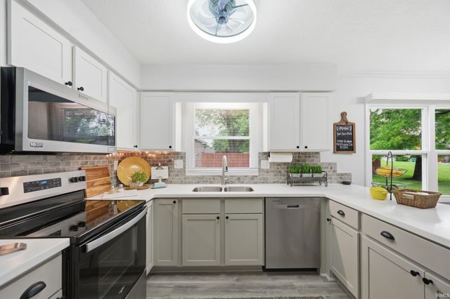 2904 W Moore Road, Muncie, IN 47304