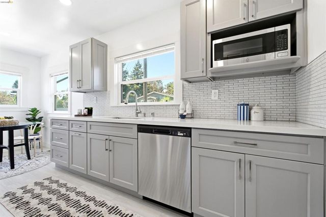 4203 Redding, Oakland, CA 94619