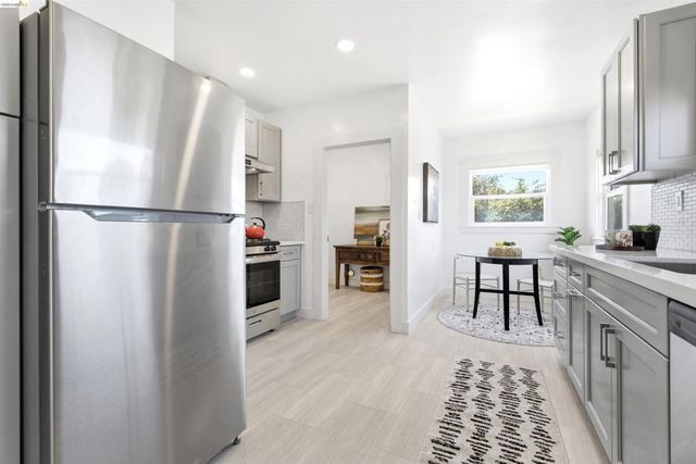 4203 Redding, Oakland, CA 94619