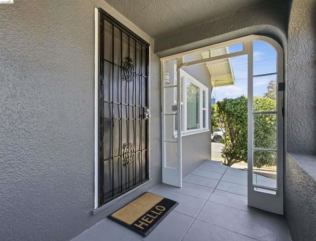 4203 Redding, Oakland, CA 94619