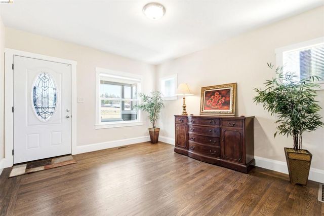 4203 Redding, Oakland, CA 94619