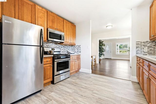 4203 Redding, Oakland, CA 94619