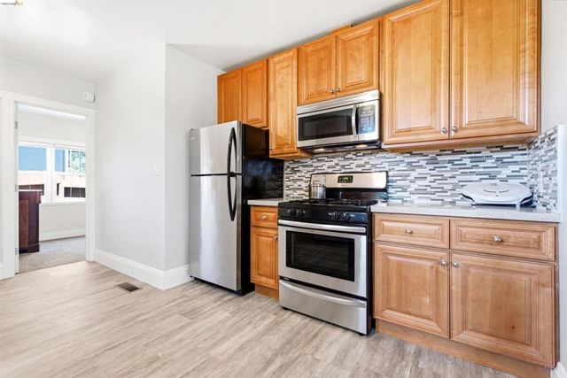 4203 Redding, Oakland, CA 94619