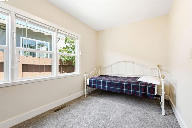 4203 Redding, Oakland, CA 94619
