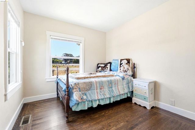 4203 Redding, Oakland, CA 94619