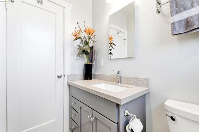4203 Redding, Oakland, CA 94619