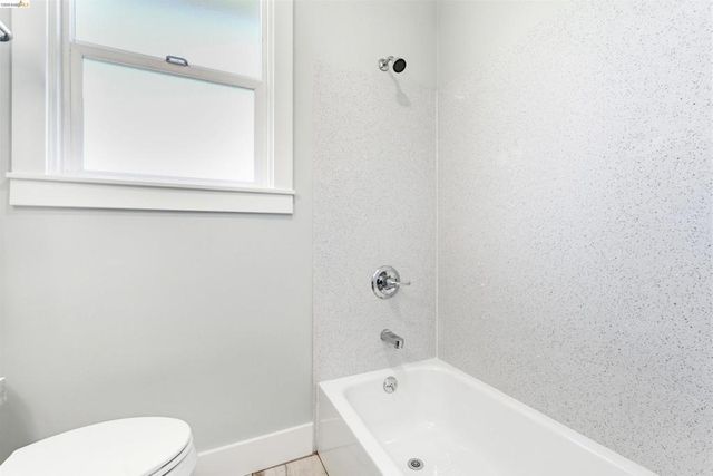 4203 Redding, Oakland, CA 94619