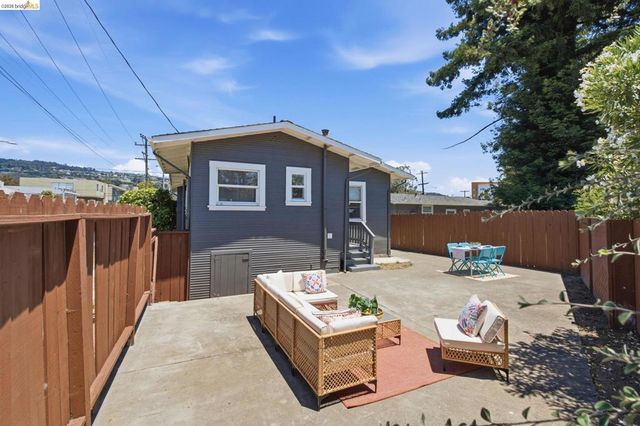 4203 Redding, Oakland, CA 94619