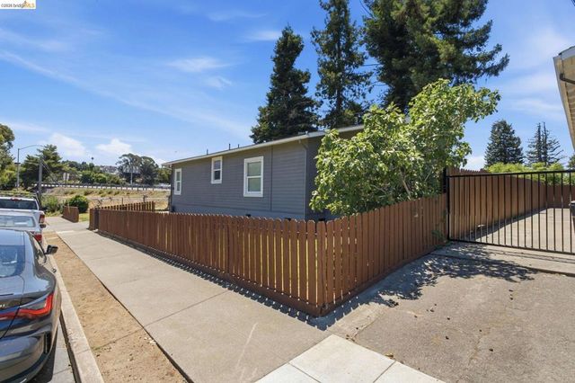 4203 Redding, Oakland, CA 94619