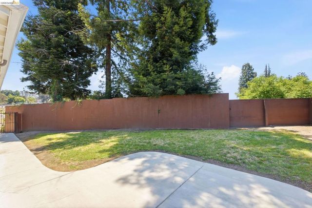 4203 Redding, Oakland, CA 94619
