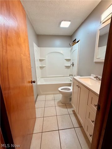 11700 Glamer Drive, Parma, OH 44130