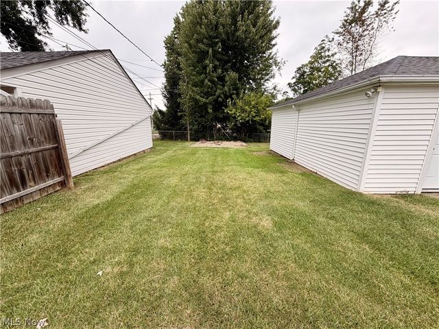 11700 Glamer Drive, Parma, OH 44130