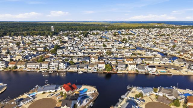 124 Morton Drive, Manahawkin, NJ 08050