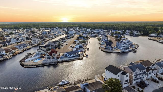 124 Morton Drive, Manahawkin, NJ 08050