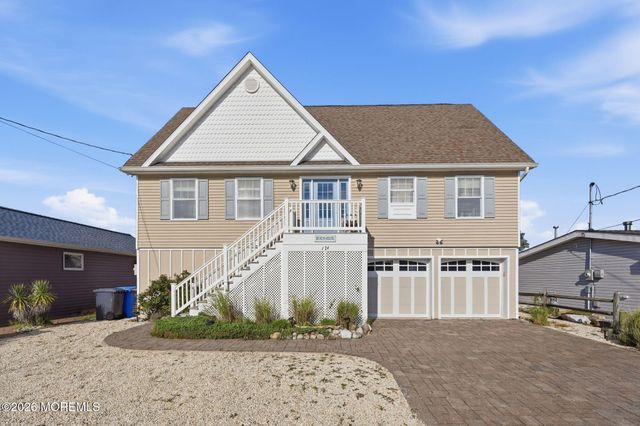 124 Morton Drive, Manahawkin, NJ 08050