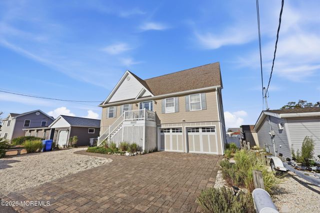124 Morton Drive, Manahawkin, NJ 08050