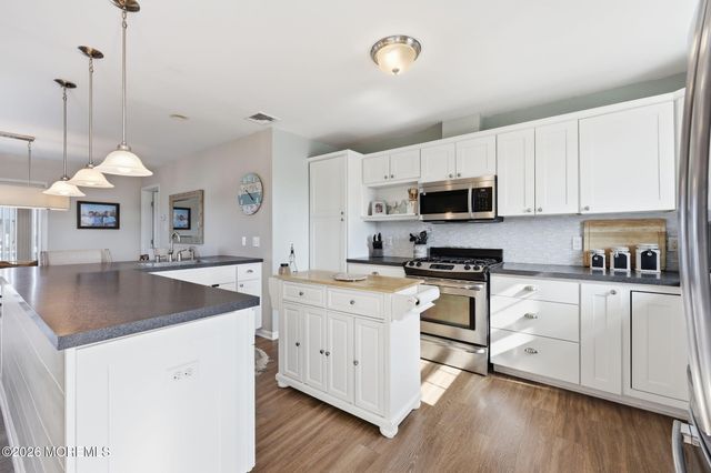 124 Morton Drive, Manahawkin, NJ 08050