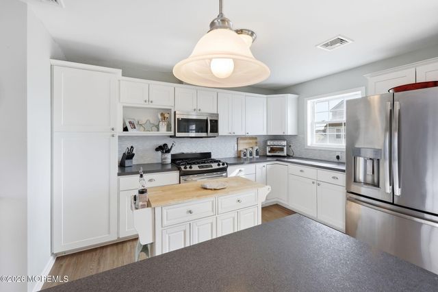 124 Morton Drive, Manahawkin, NJ 08050