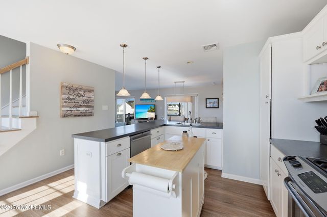 124 Morton Drive, Manahawkin, NJ 08050