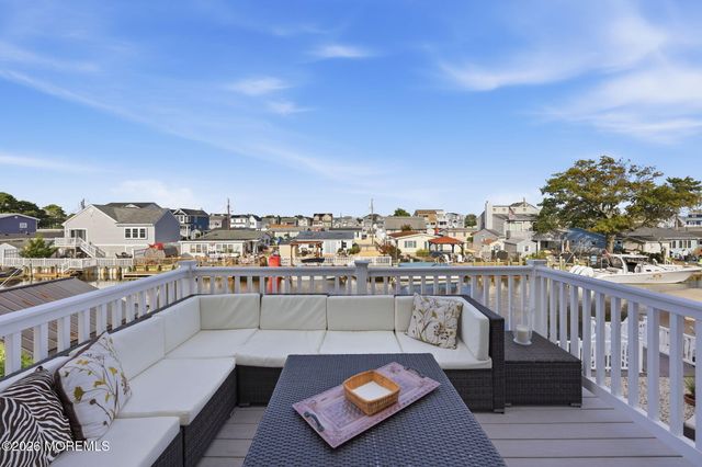 124 Morton Drive, Manahawkin, NJ 08050