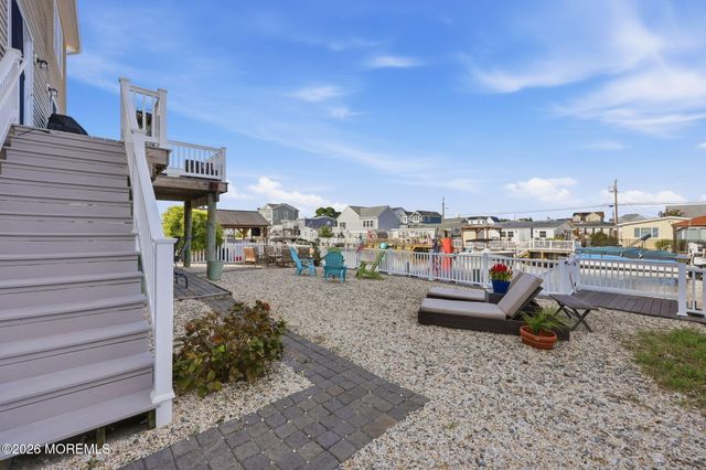 124 Morton Drive, Manahawkin, NJ 08050
