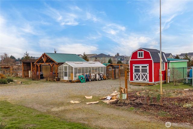 6905 60th St E, Puyallup, WA 98371