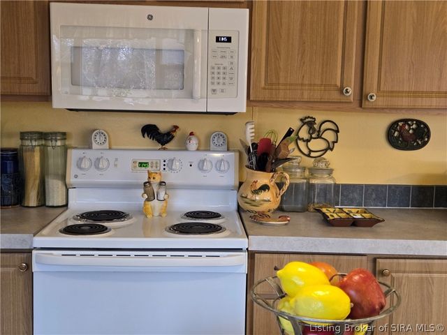 1533 Waverly Road, Jeffersonville, IN 47130