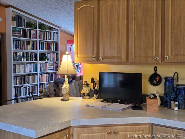 1533 Waverly Road, Jeffersonville, IN 47130