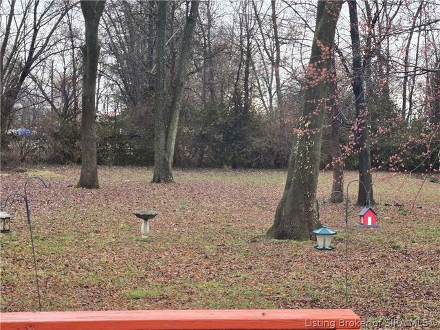 1533 Waverly Road, Jeffersonville, IN 47130