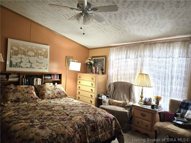 1533 Waverly Road, Jeffersonville, IN 47130