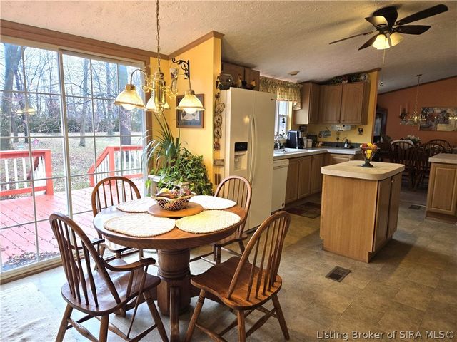 1533 Waverly Road, Jeffersonville, IN 47130