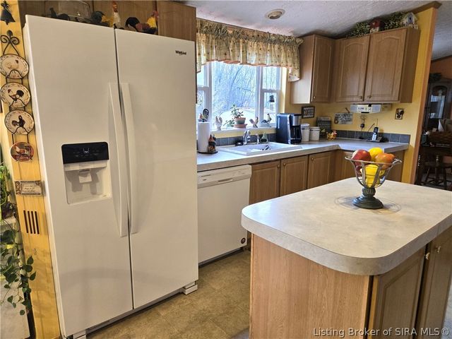 1533 Waverly Road, Jeffersonville, IN 47130