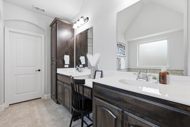 5204 Cross Plains Court, Fort Worth, TX 76126