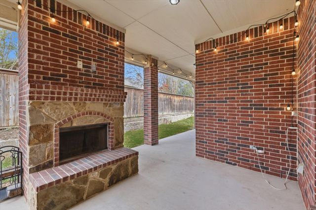 5204 Cross Plains Court, Fort Worth, TX 76126