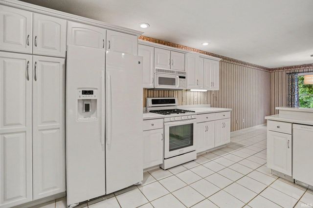 1551 Stone Court, Elkhart, IN 46514