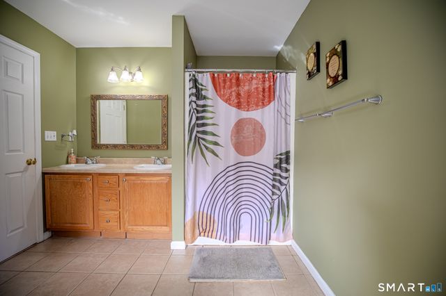 24 Macktown Road, Windsor, CT 06095