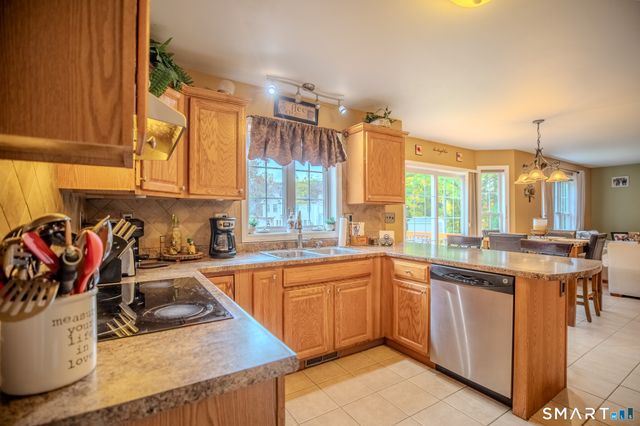 24 Macktown Road, Windsor, CT 06095