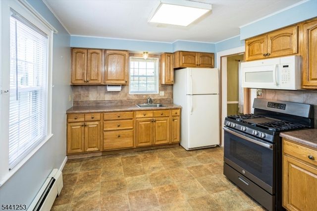 3 Lucien Pl, Linden City, NJ 07036