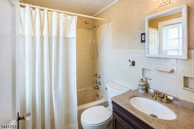 3 Lucien Pl, Linden City, NJ 07036
