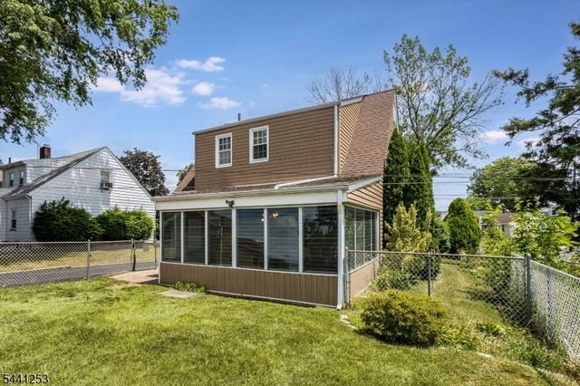 3 Lucien Pl, Linden City, NJ 07036