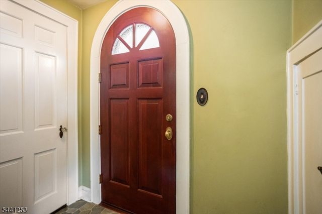 3 Lucien Pl, Linden City, NJ 07036