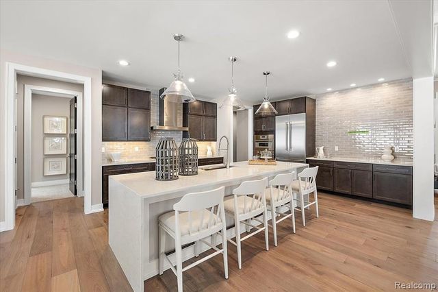 30797 Franklin Hills Court 6, Farmington, MI 48334
