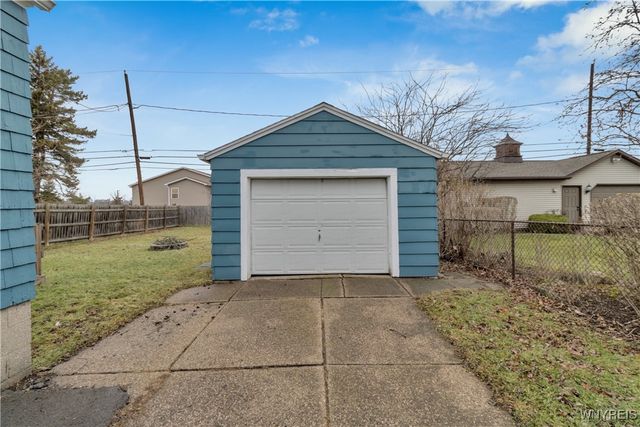 70 Greenfield Avenue, West Seneca, NY 14224