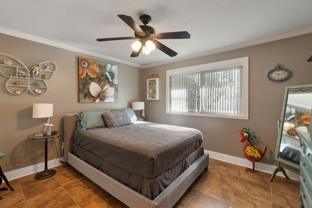 222 Springhill Dr., Hattiesburg, MS 39402