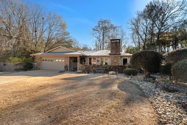 222 Springhill Dr., Hattiesburg, MS 39402