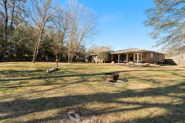 222 Springhill Dr., Hattiesburg, MS 39402