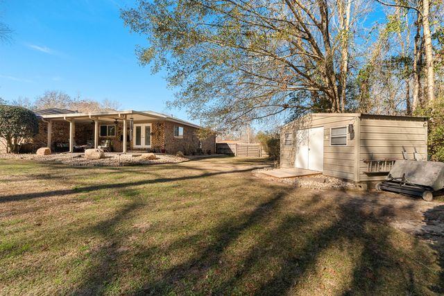 222 Springhill Dr., Hattiesburg, MS 39402