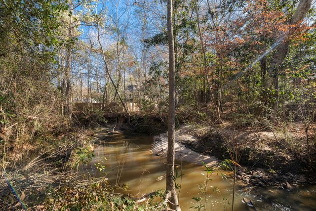 222 Springhill Dr., Hattiesburg, MS 39402