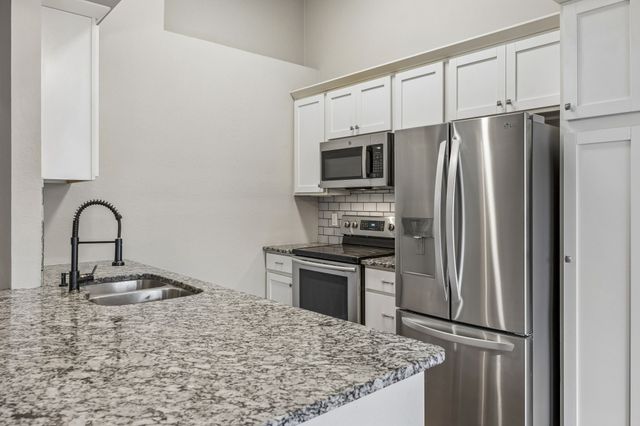 2506 Wedglea Drive 808, Dallas, TX 75211