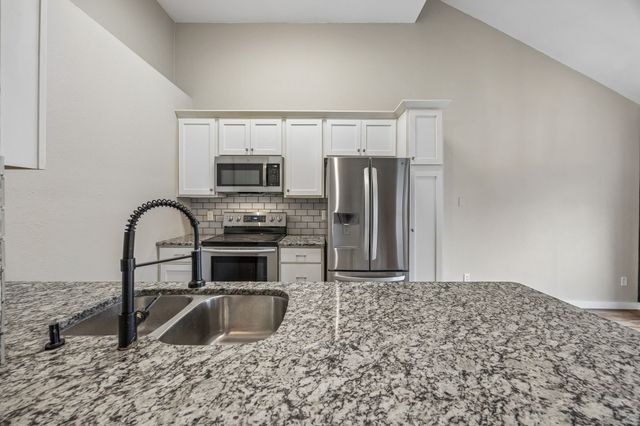 2506 Wedglea Drive 808, Dallas, TX 75211